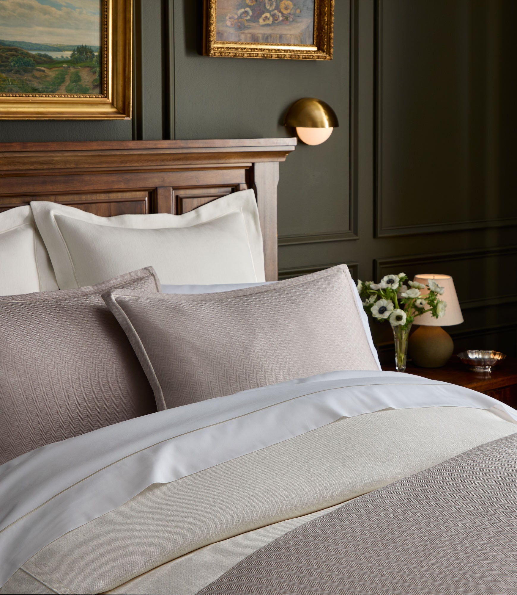 Savoy Jacquard Duvet Set styled in a classic bedroom, Platinum