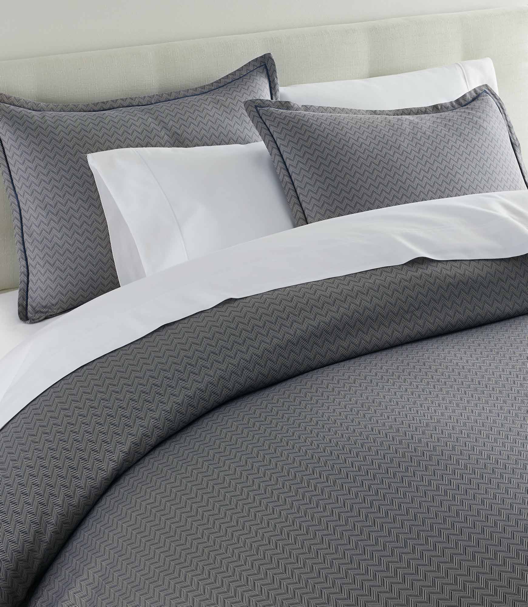 Savoy Jacquard Duvet Set lifestyle 2, Navy
