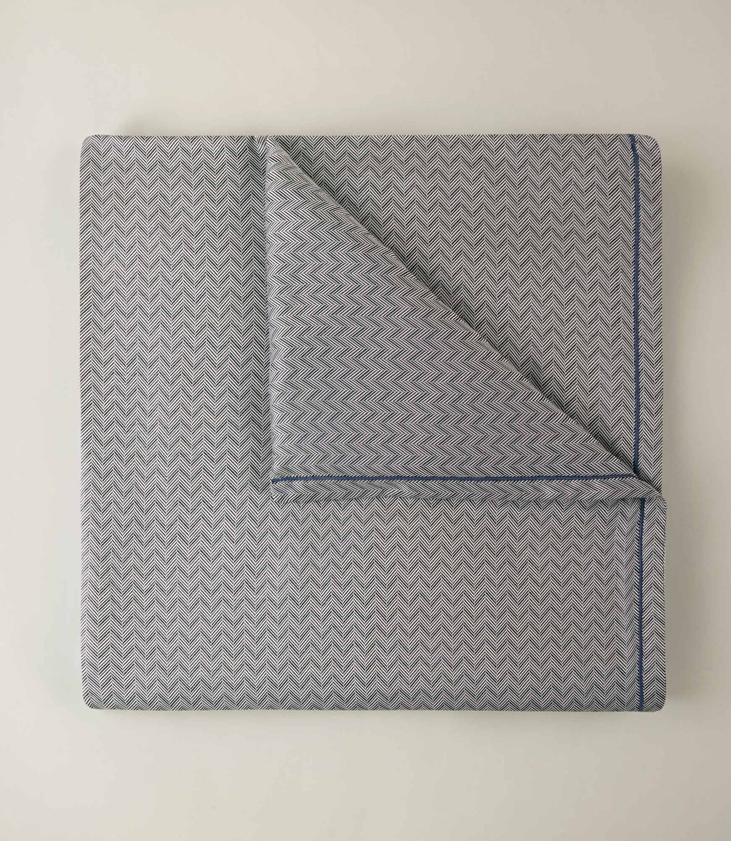 Savoy Jacquard Duvet folded, Navy