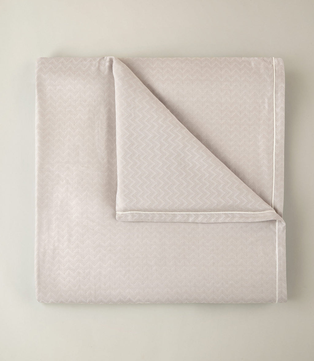 Savoy Jacquard Duvet folded, Platinum